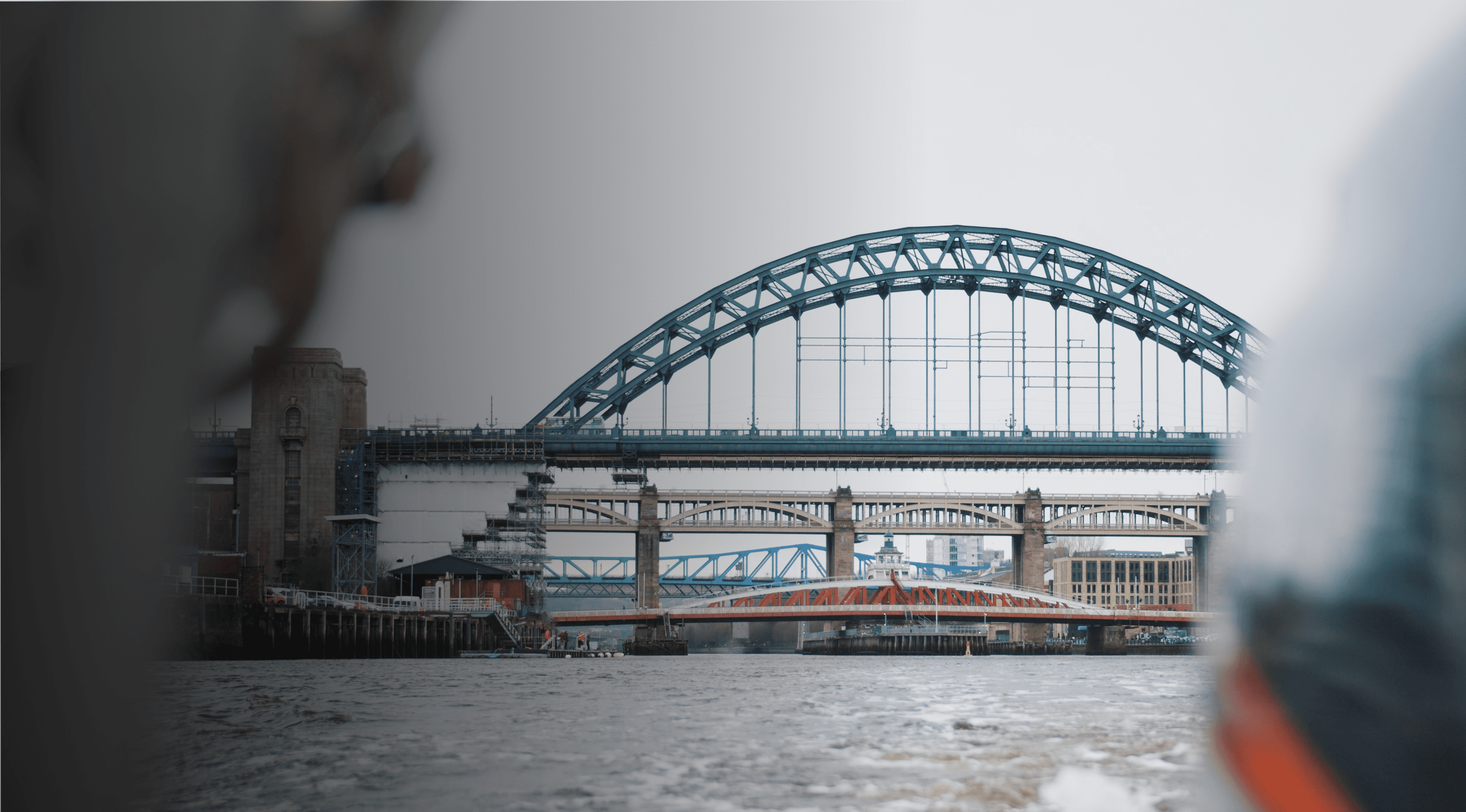 background-https://a.storyblok.com/f/273969/6496x3600/3e2b7b96fc/esh-cover.png